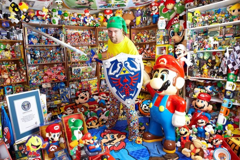 Полицейский из Дубая собрал самую большую коллекцию товаров Nintendo. - Изображение 1 Полицейский из Дубая собрал самую большую коллекцию товаров Nintendo. - Изображение 1